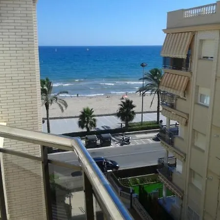 Building Oceanfront, Torild Apartmán *