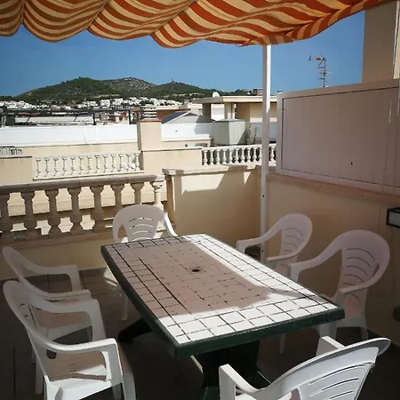 Building Oceanfront, Torild Apartmán *