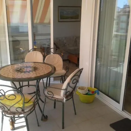 Building Oceanfront, Torild Calafell